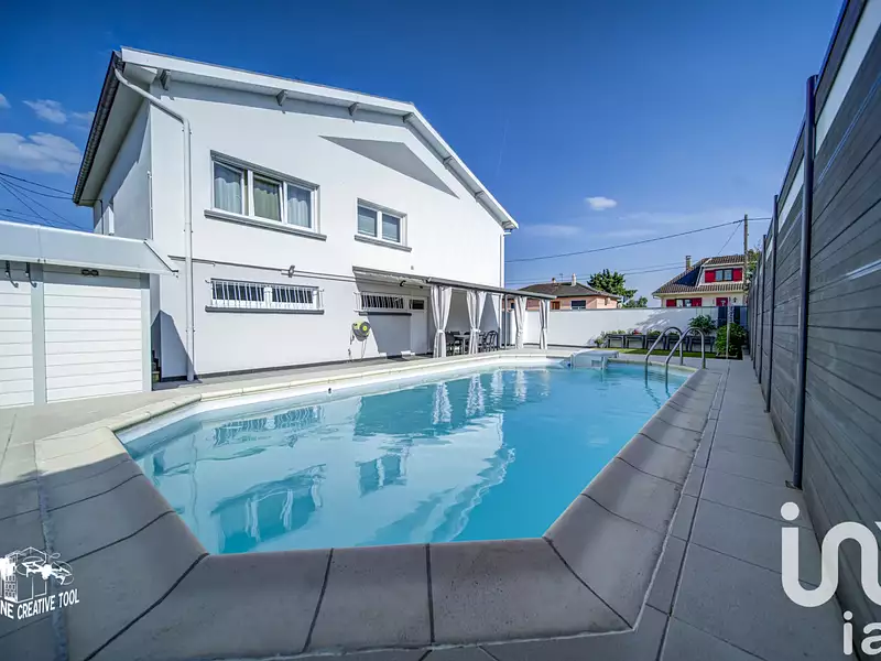 Maison, 180 m²
