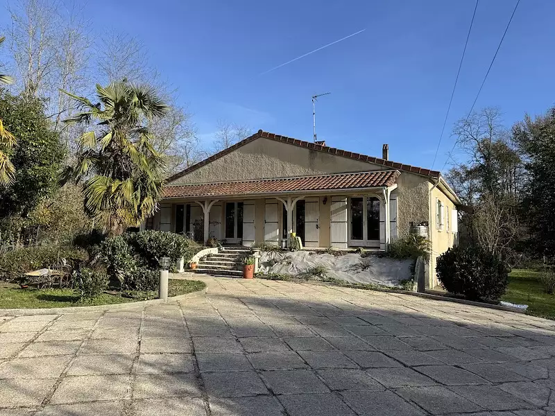 Maison, 196 m²