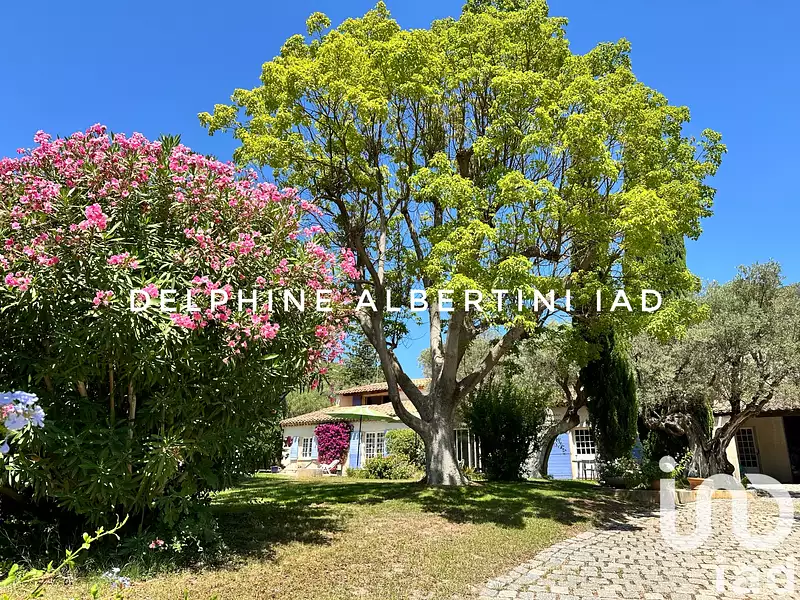 Maison, 245 m²