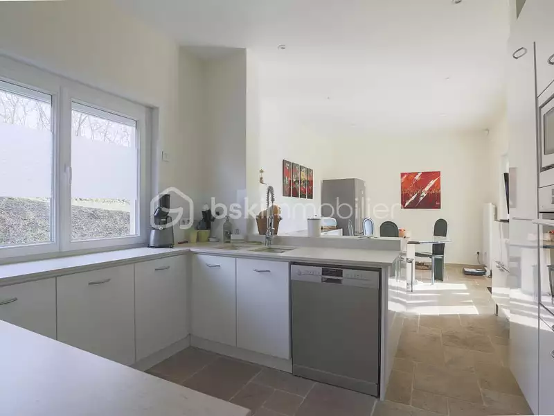 Maison, 280 m²