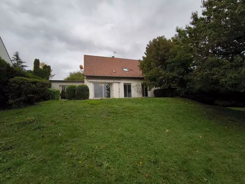 Maison, 166 m²