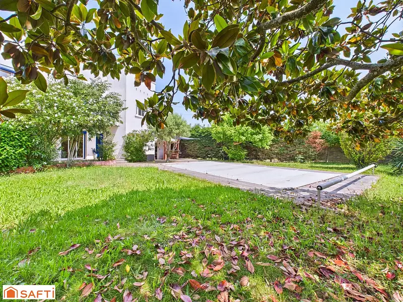 Maison, 220 m²