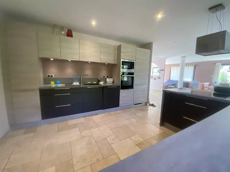 Maison, 167 m²