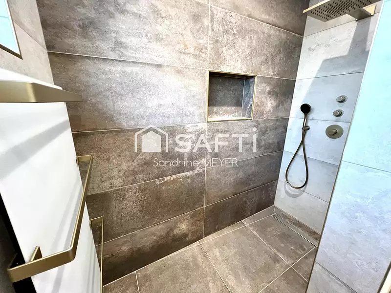 Maison, 190 m²