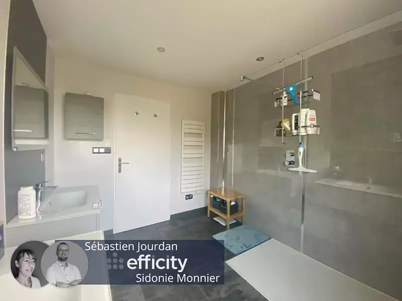 Maison, 180 m²