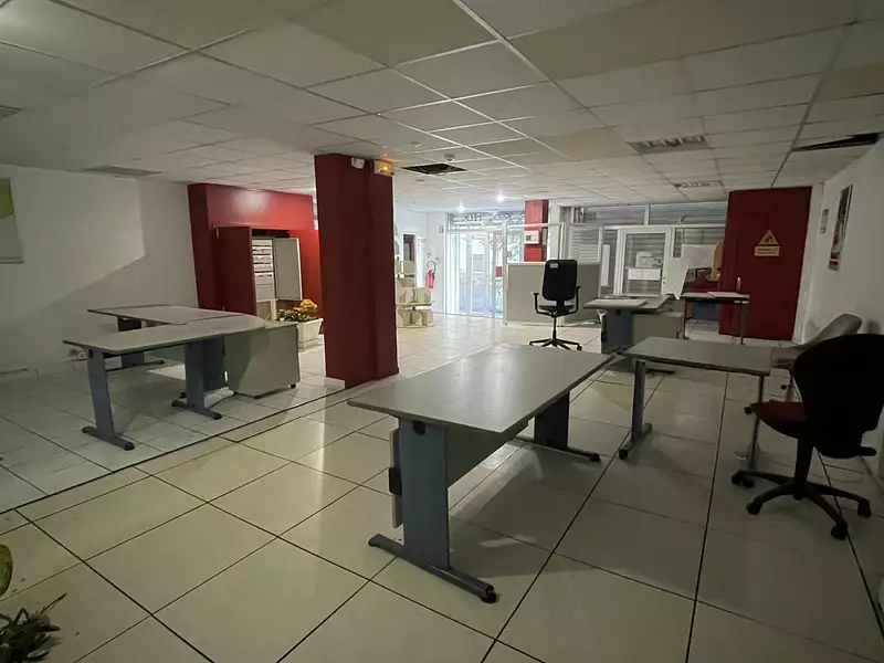 Divers, 605 m²
