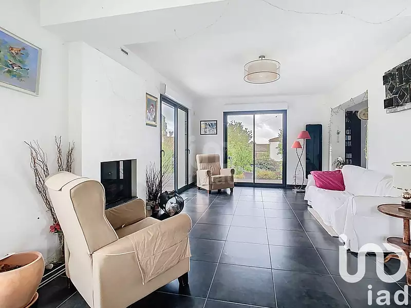 Maison, 196 m²