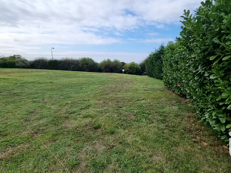 Terrain, 702 m²
