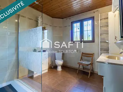 Maison, 240 m²