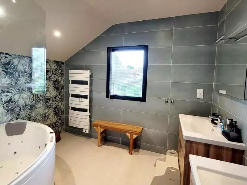 Maison, 210 m²