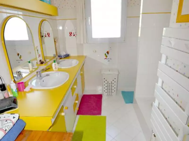Maison, 187 m²