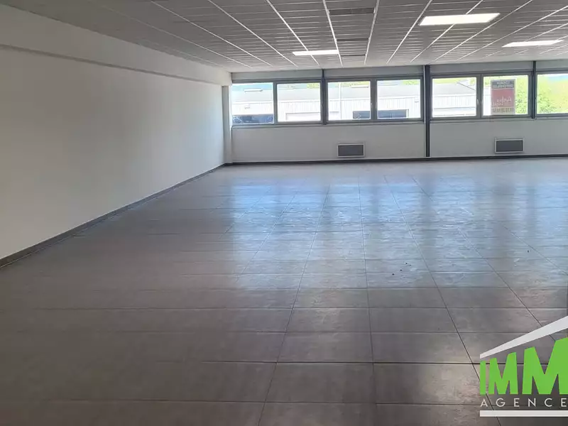 Divers, 325 m²