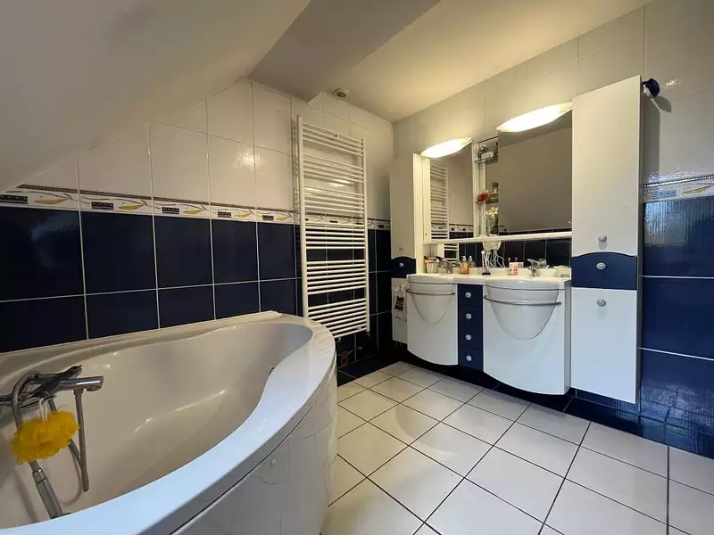 Maison, 208 m²