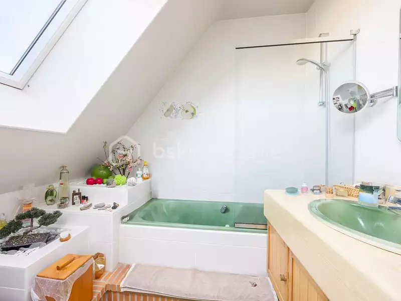 Maison, 218 m²