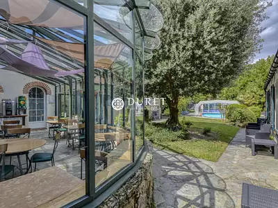 Maison, 872 m²