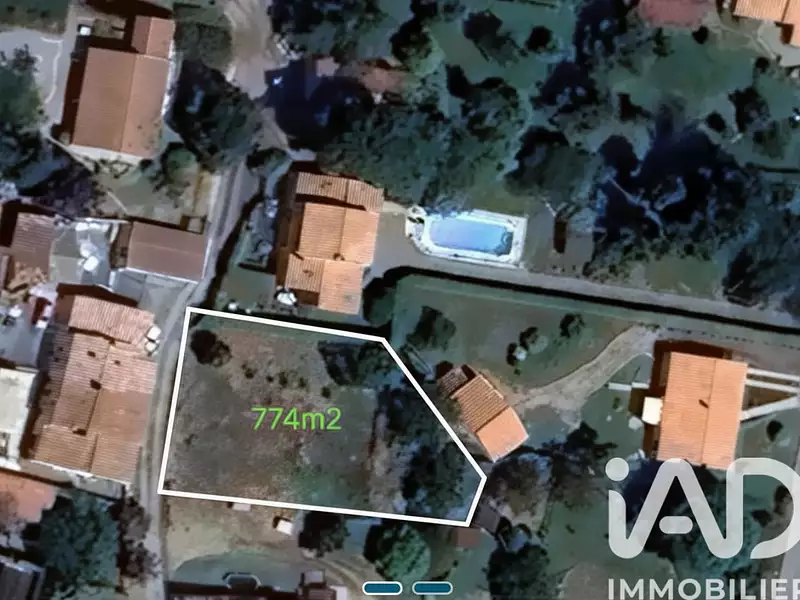Terrain, 774 m²