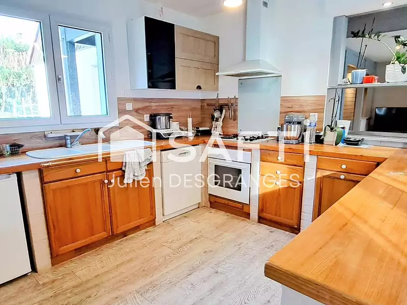 Maison, 242 m²