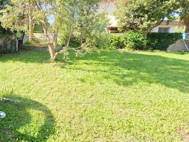 Terrain, 600 m²