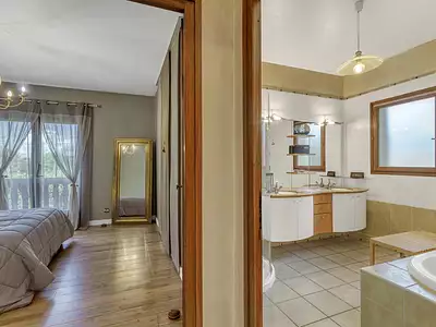 Maison, 240 m²