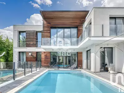 Maison, 343 m²