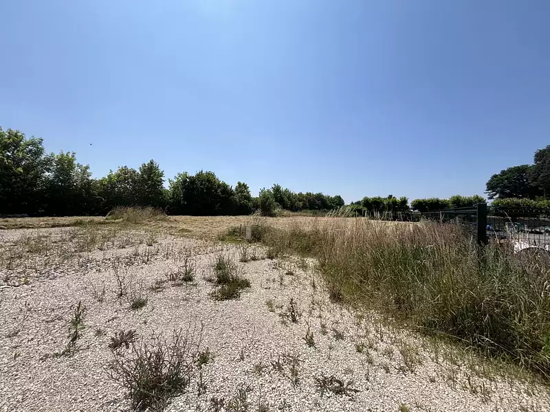 Terrain, 553 m²