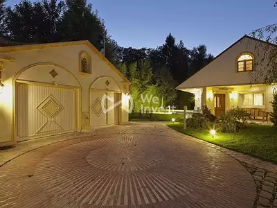 Maison, 296 m²