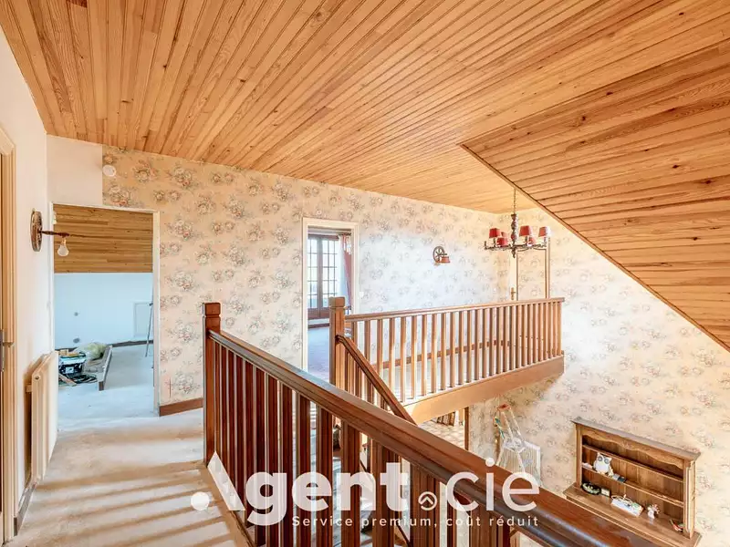 Maison, 240 m²