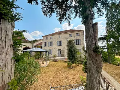 Maison, 885 m²