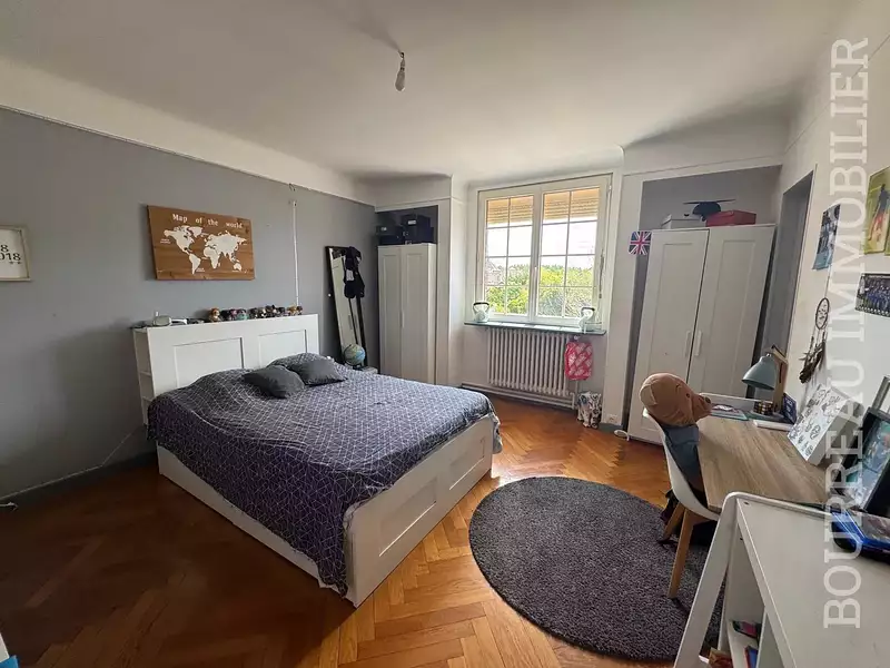 Maison, 251 m²