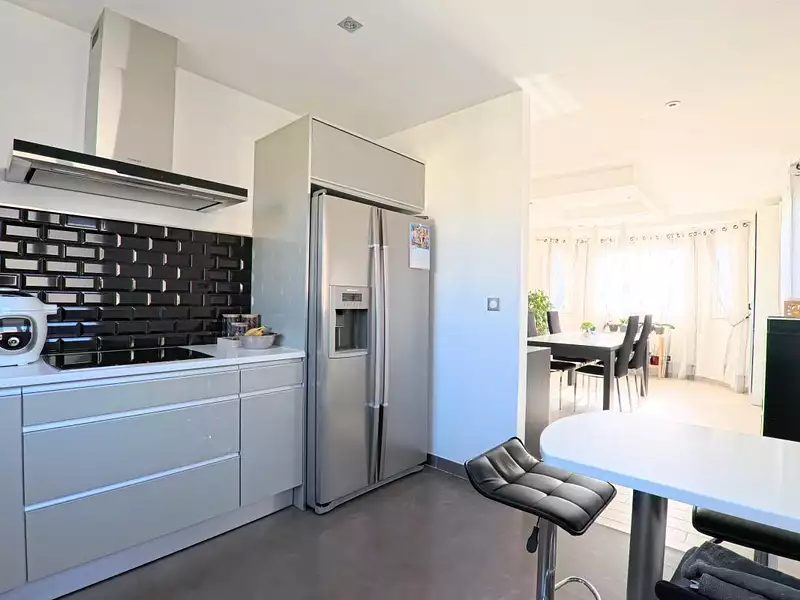 Maison, 191 m²