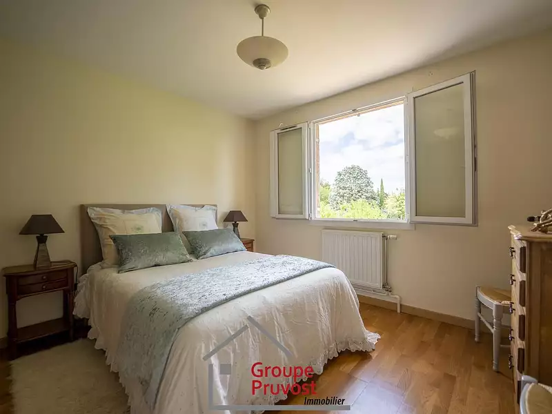 Maison, 240 m²