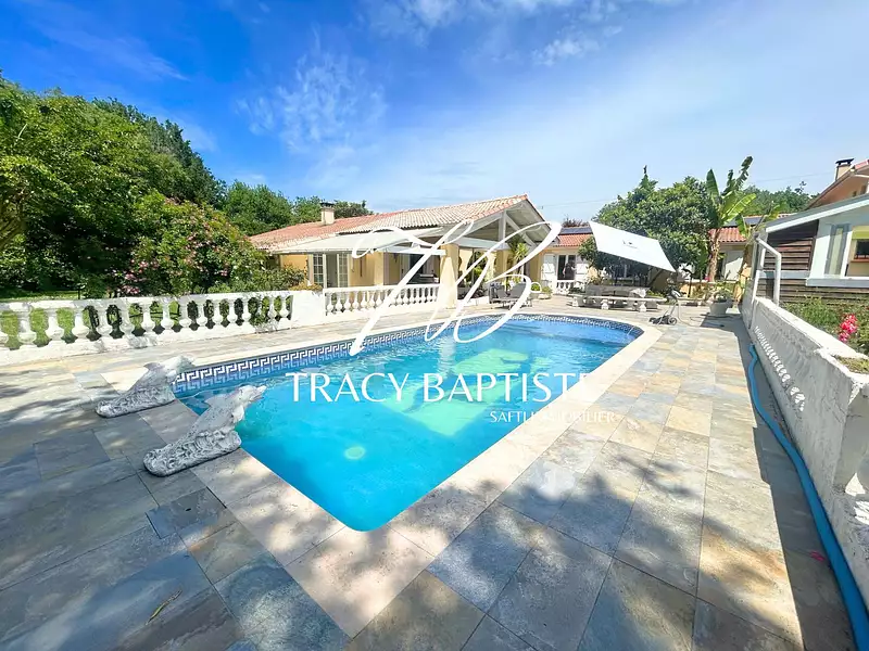 Maison, 302 m²