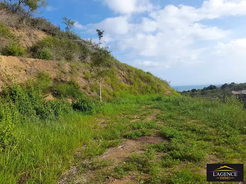 Terrain, 8 900 m²
