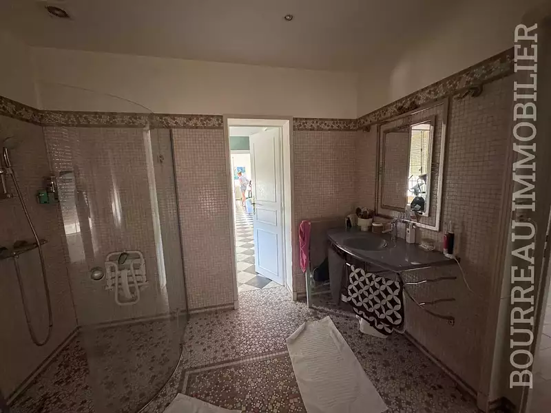 Maison, 251 m²