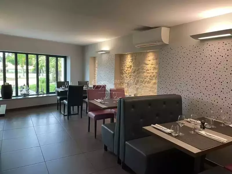 Divers, 300 m²