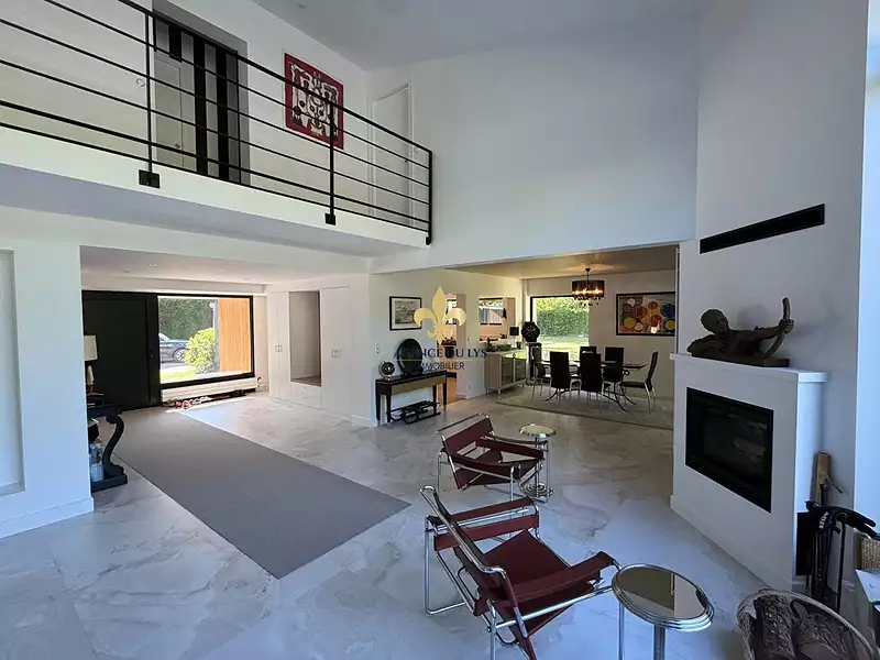 Maison, 256 m²