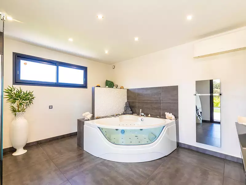 Maison, 278 m²
