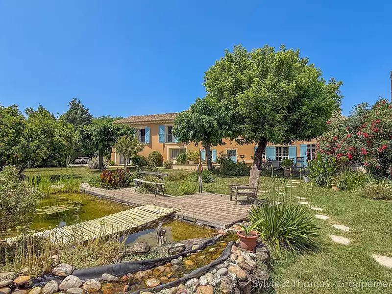 Maison, 326,6 m²