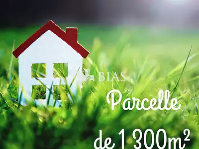 Terrain, 1 300 m²
