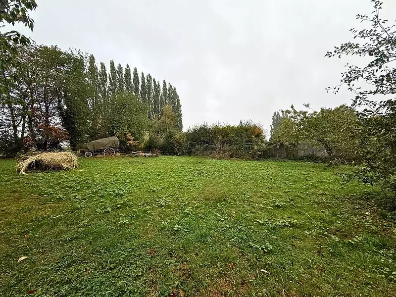 Terrain, 900 m²