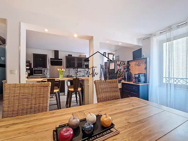 Immeuble, 230 m²