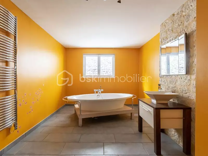 Immeuble, 240 m²