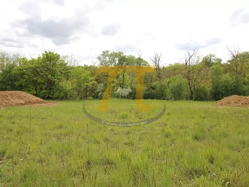 Terrain, 1 140 m²