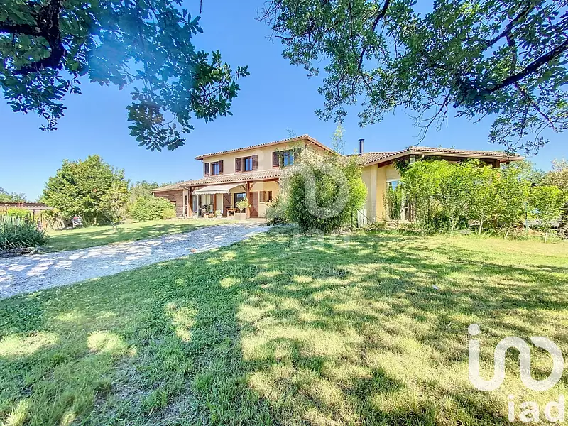 Maison, 242 m²