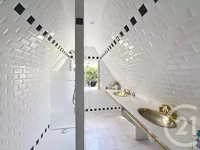 Maison, 350 m²
