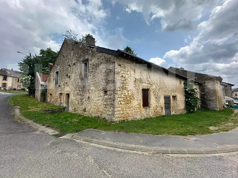 Maison, 1 045 m²