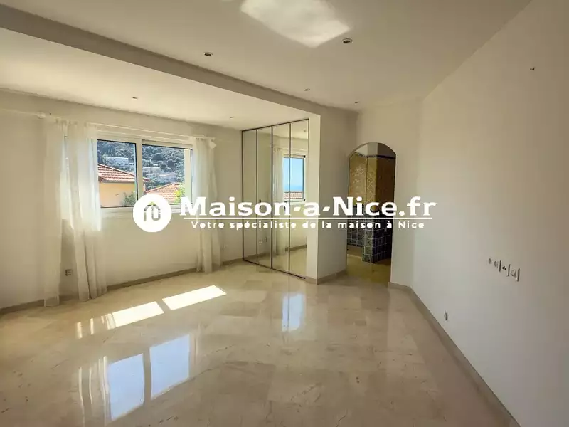 Maison, 333,07 m²