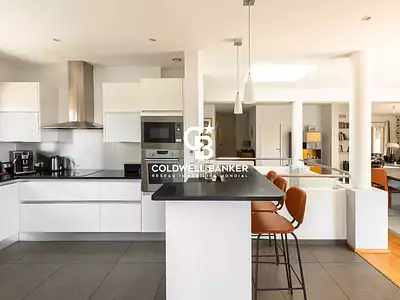 Maison, 220 m²
