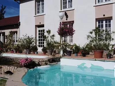 Maison, 1 600 m²