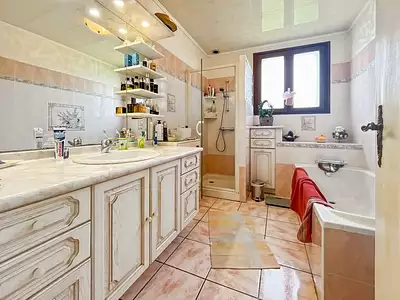 Maison, 271 m²